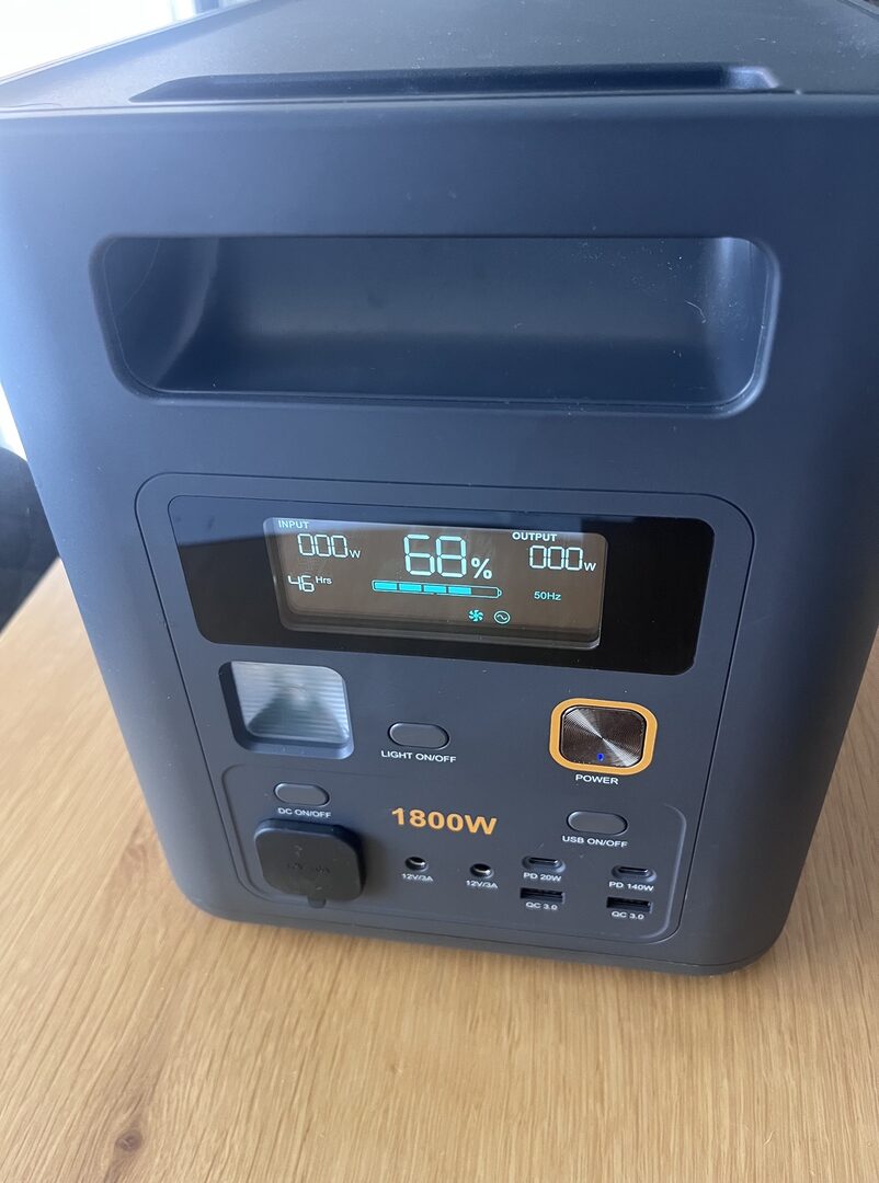 Station AFERIY Nomad1800 Pro à 68 % après dix minutes de sèche-cheveux